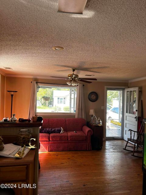 Single Family Residence in Hampton SC 102 Freeman Street 3.jpg