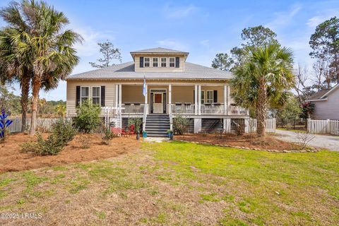 Single Family Residence in Beaufort SC 8 E River Drive.jpg