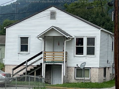 Single Family Residence in Smithers WV 19 Wilson Street.jpg