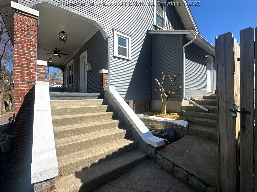 Single Family Residence in Charleston WV 850 Springdale Drive 21.jpg