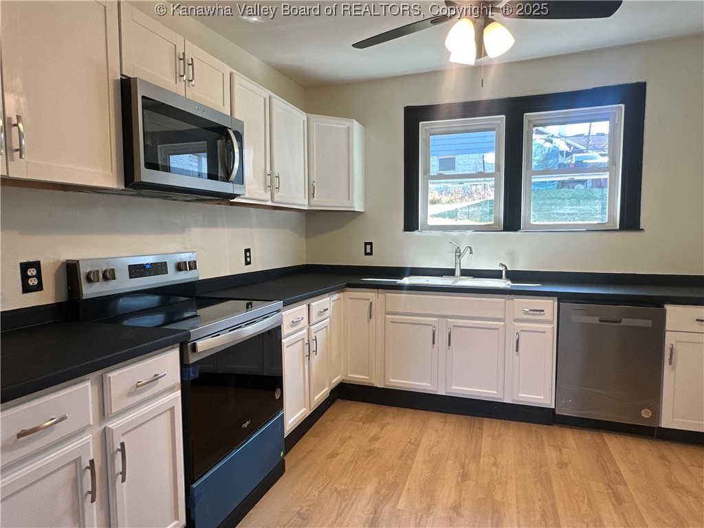 Single Family Residence in Charleston WV 850 Springdale Drive 8.jpg