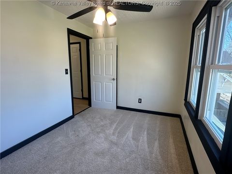 Single Family Residence in Charleston WV 850 Springdale Drive 18.jpg