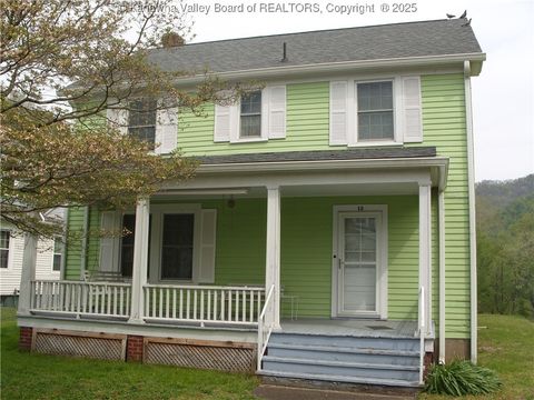 Single Family Residence in Charlton Heights WV 12 Forsythia Lane.jpg