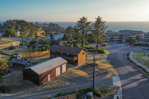 Single Family Residence in Depoe Bay OR 674 N HWY 101.jpg