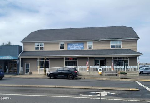  in Waldport OR 180 NW Hwy 101.jpg