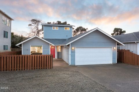Single Family Residence in Lincoln City OR 5615 NW Logan Road.jpg