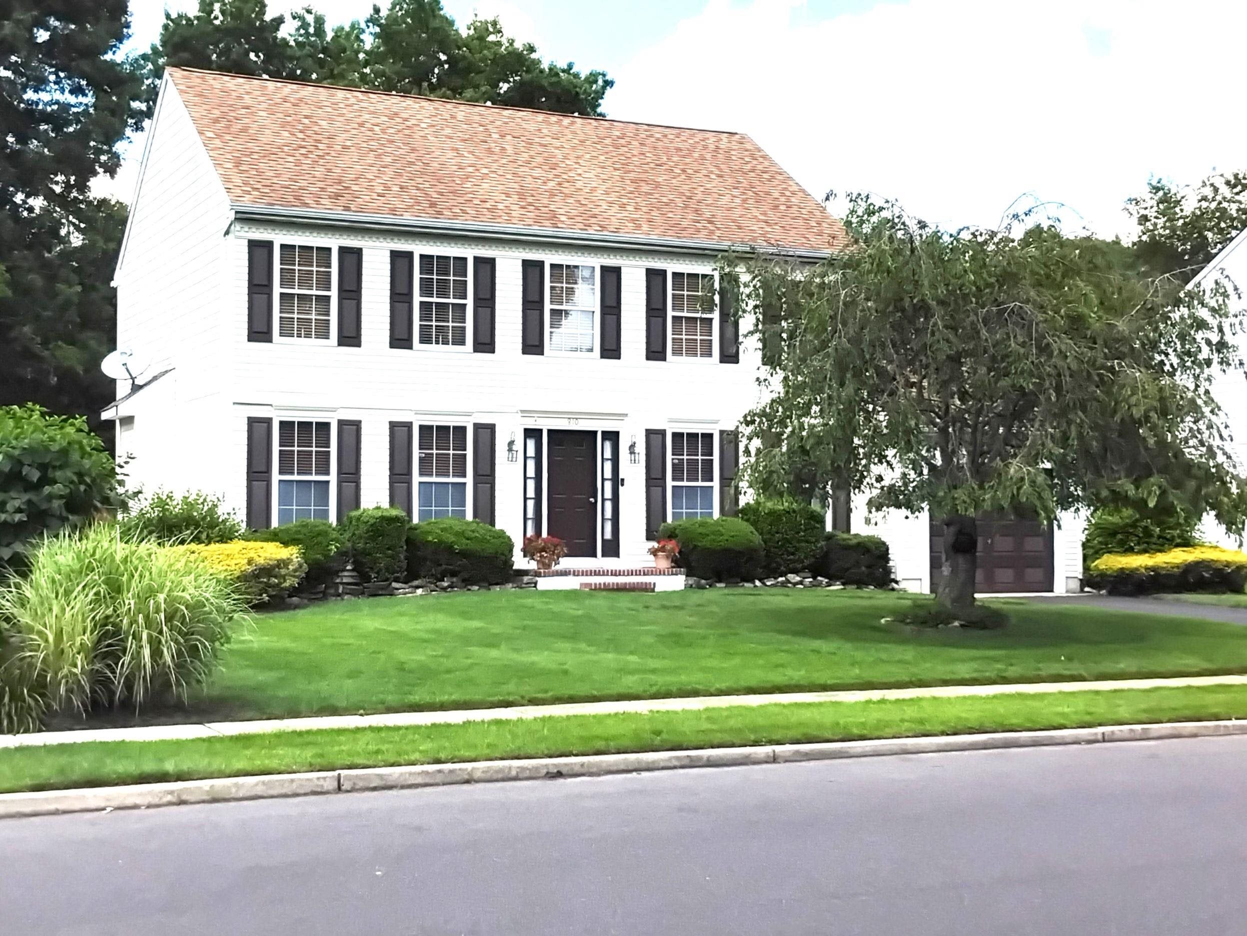 810 Timber Brook Dr, Vineland, NJ 08360