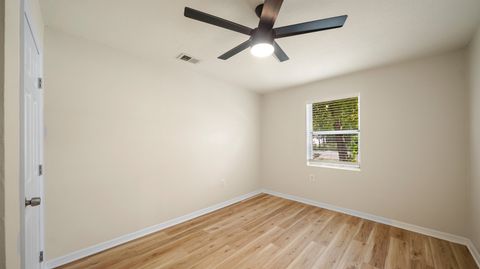 Single Family Residence in Jacksonville FL 11734 Wynell Rd 17.jpg