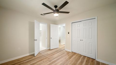 Single Family Residence in Jacksonville FL 11734 Wynell Rd 10.jpg