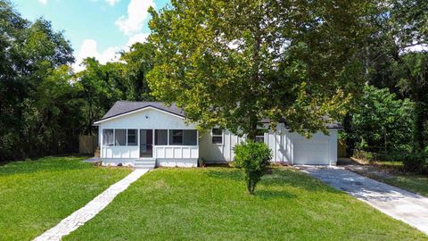 Single Family Residence in Jacksonville FL 11734 Wynell Rd 24.jpg
