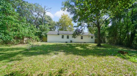 Single Family Residence in Jacksonville FL 11734 Wynell Rd 21.jpg