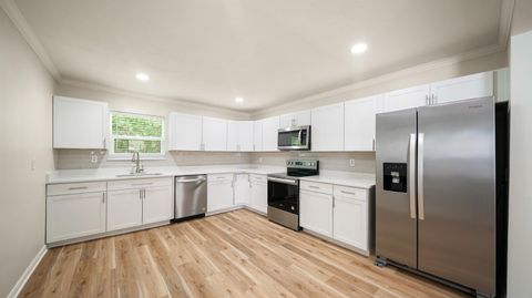 Single Family Residence in Jacksonville FL 11734 Wynell Rd 3.jpg