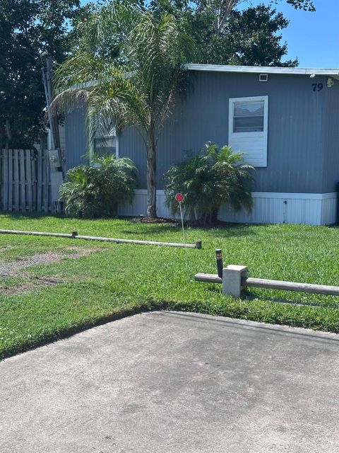 Mobile Home in Welaka FL 79 Carefree Dr.jpg