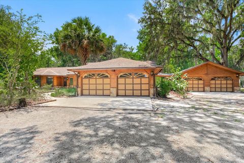 Single Family Residence in East Palatka FL 105 Myrtlewood Point Road.jpg