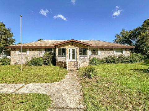 Single Family Residence in Welaka FL 524 Walnut Street.jpg