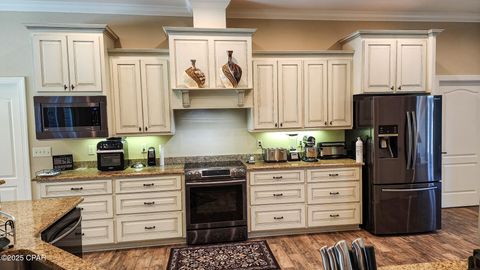 Single Family Residence in Sneads FL 7526 Weddington Road 8.jpg