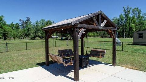 Single Family Residence in Sneads FL 7526 Weddington Road 2.jpg