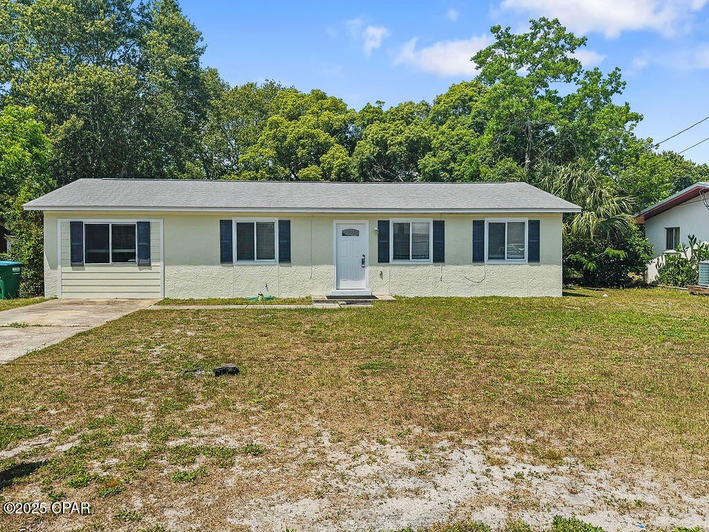 137 Heather Dr, Panama City Beach, FL 32413