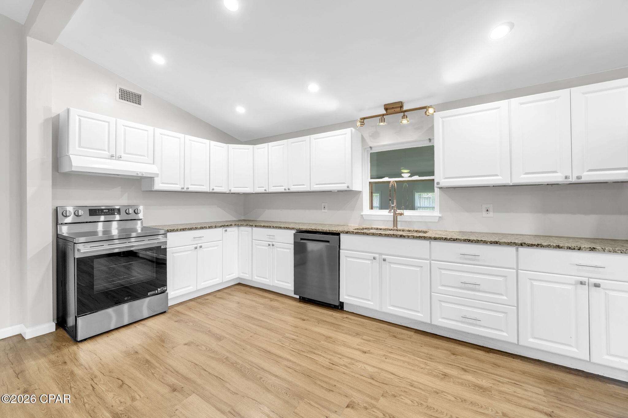 1813 Bayview Ave, Panama City, FL 32405 photo