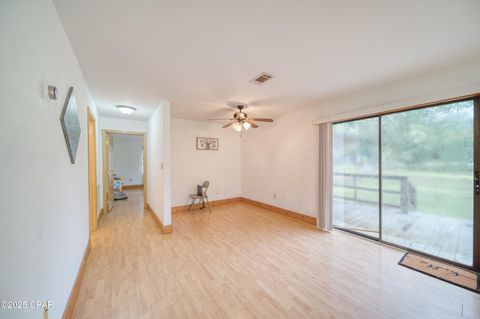 Single Family Residence in Sneads FL 7502 Highway 90 9.jpg