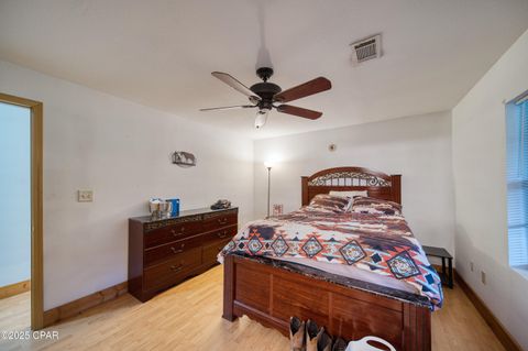 Single Family Residence in Sneads FL 7502 Highway 90 16.jpg