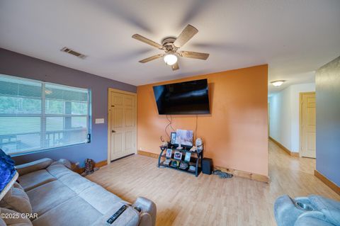 Single Family Residence in Sneads FL 7502 Highway 90 8.jpg
