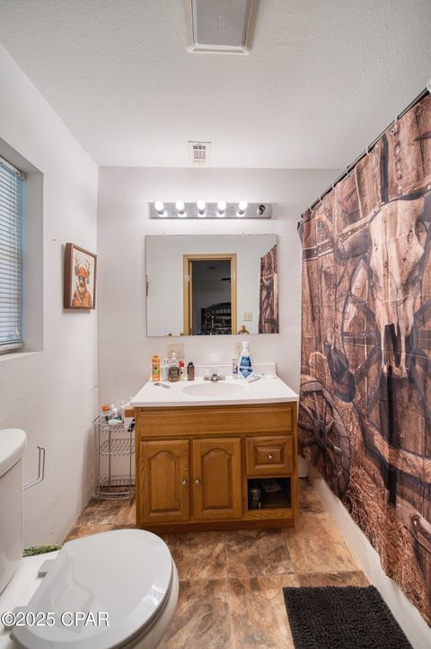 Single Family Residence in Sneads FL 7502 Highway 90 17.jpg