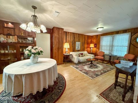 Single Family Residence in Sneads FL 8004 Church Street 16.jpg