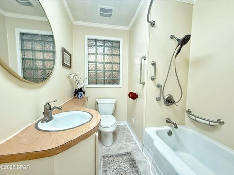 Single Family Residence in Sneads FL 8004 Church Street 21.jpg