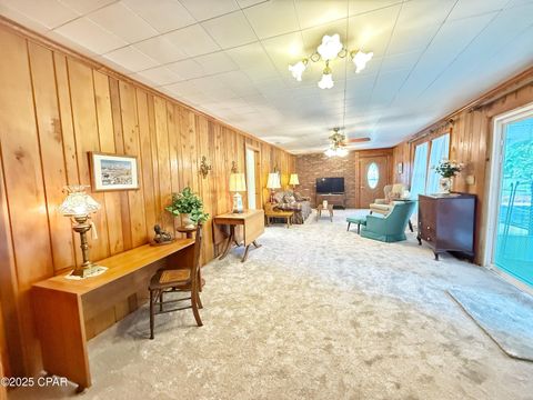 Single Family Residence in Sneads FL 8004 Church Street 31.jpg