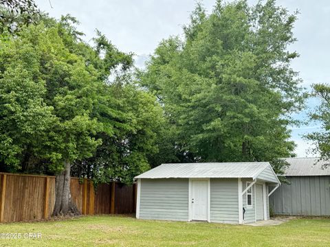 Single Family Residence in Sneads FL 8004 Church Street 54.jpg