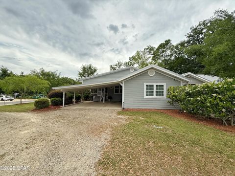 Single Family Residence in Sneads FL 8004 Church Street 2.jpg