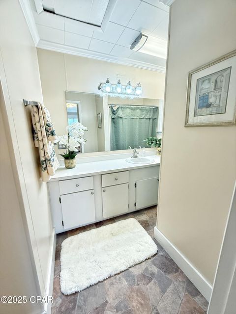 Single Family Residence in Sneads FL 8004 Church Street 26.jpg