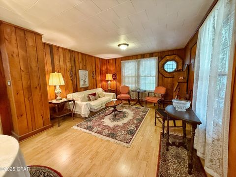 Single Family Residence in Sneads FL 8004 Church Street 14.jpg