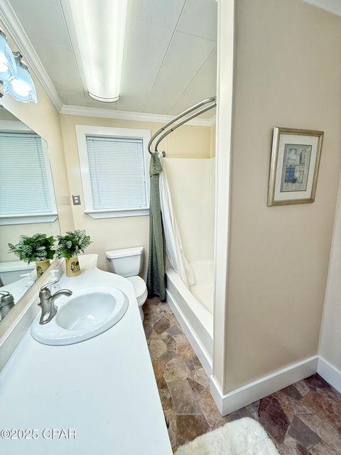 Single Family Residence in Sneads FL 8004 Church Street 28.jpg