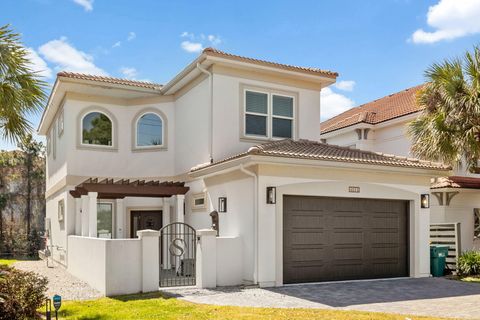 Single Family Residence in Destin FL 4694 Amhurst Circle.jpg
