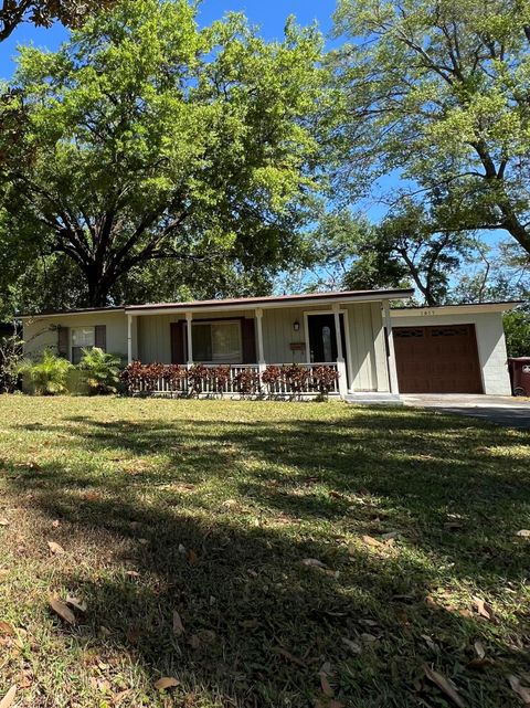 Single Family Residence in Other FL 1015 N Glenwood Avenue.jpg