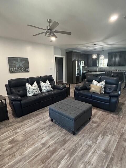 Single Family Residence in Cape San Blas FL 101 Mariner Lane 5.jpg