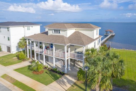 Single Family Residence in Gulf Breeze FL 6013 Emerald Sound Drive.jpg