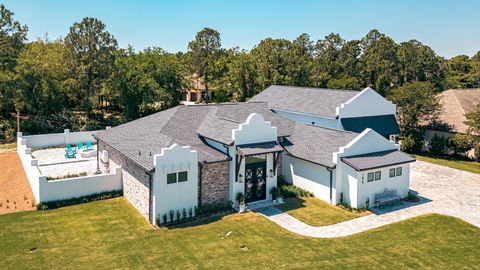 Single Family Residence in Destin FL 1439 Emerald Bay Drive.jpg