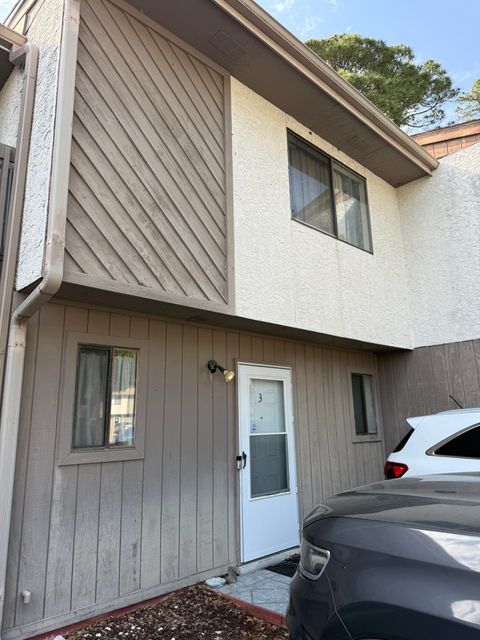 Townhouse in Fort Walton Beach FL 204 SE 4Th Street #UNIT B3.jpg