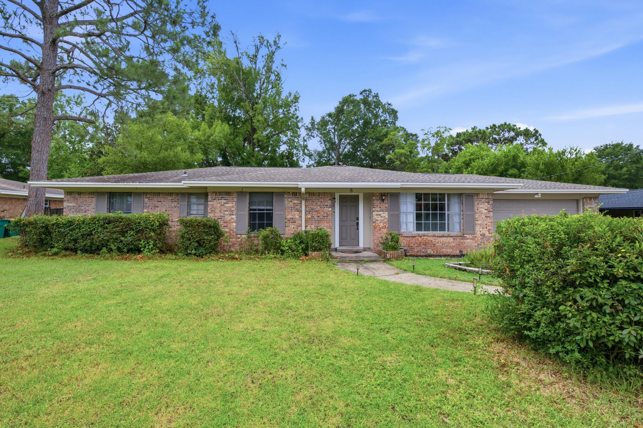 8 Poplar Ave, Shalimar, FL 32579