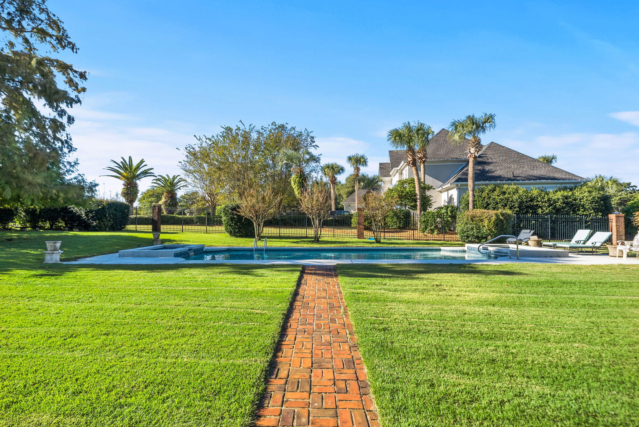 131 Legend Lake Dr, Panama City Beach, FL 32408 photo