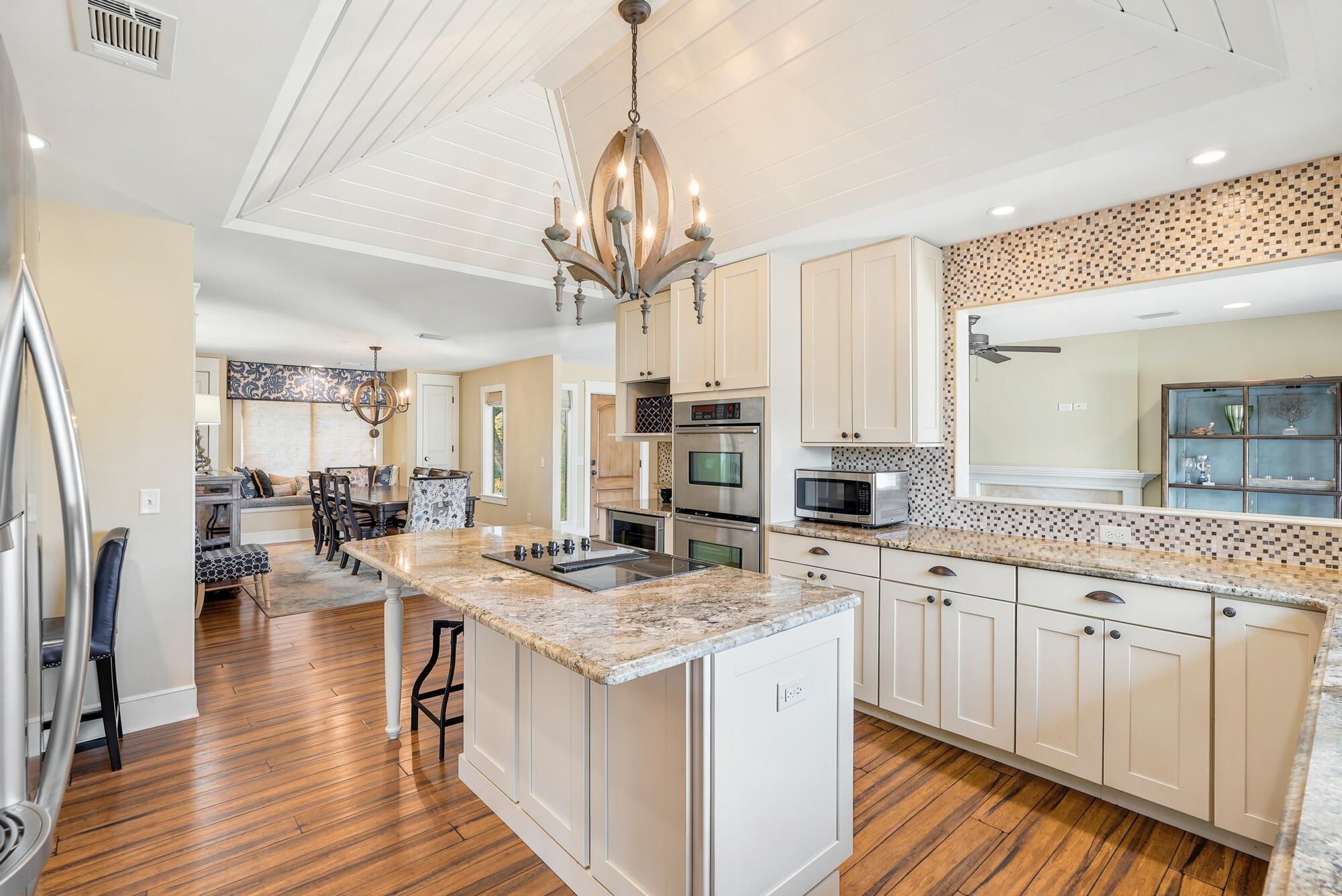 523 Wahoo Rd, Panama City Beach, FL 32408 photo
