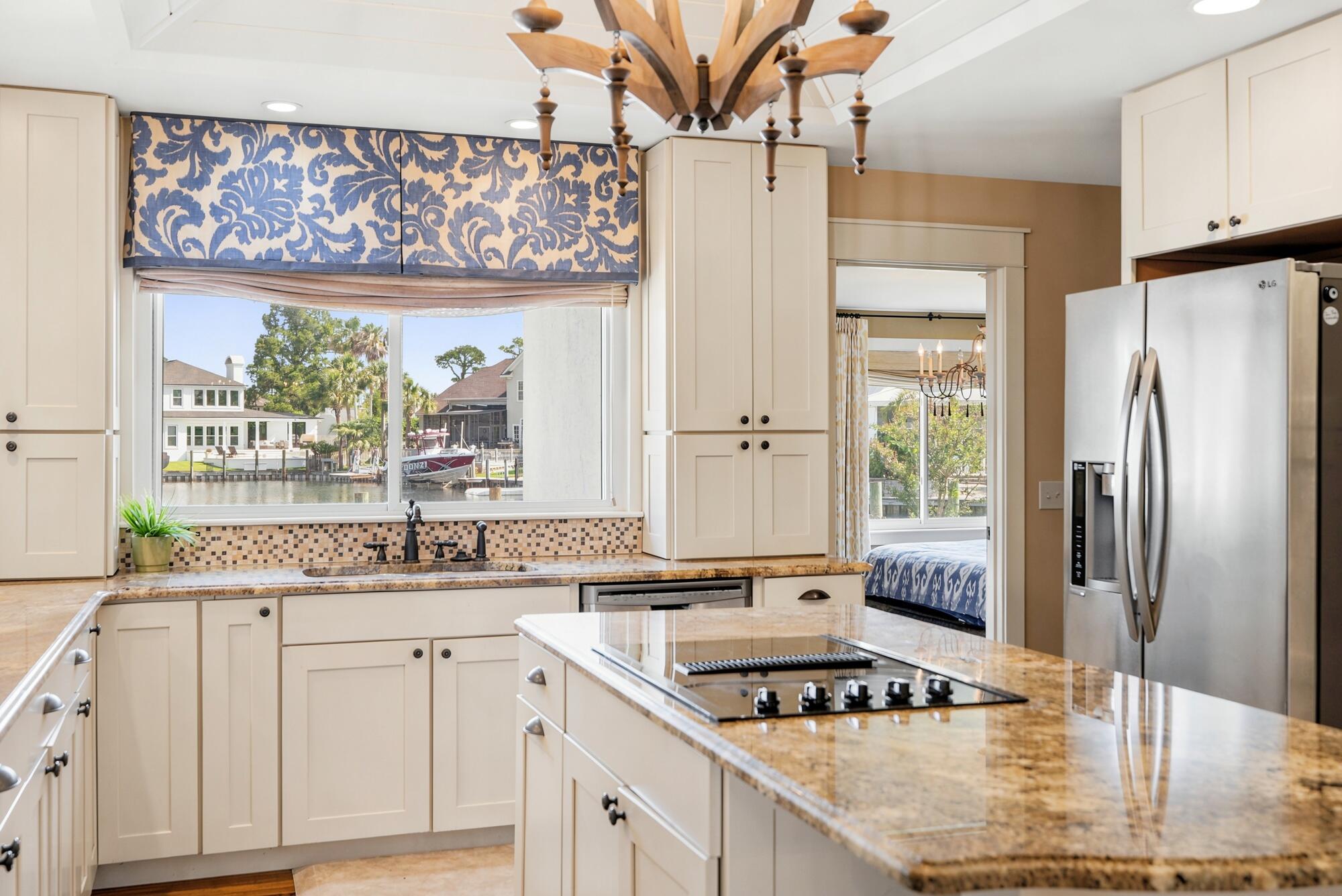 523 Wahoo Rd, Panama City Beach, FL 32408 photo