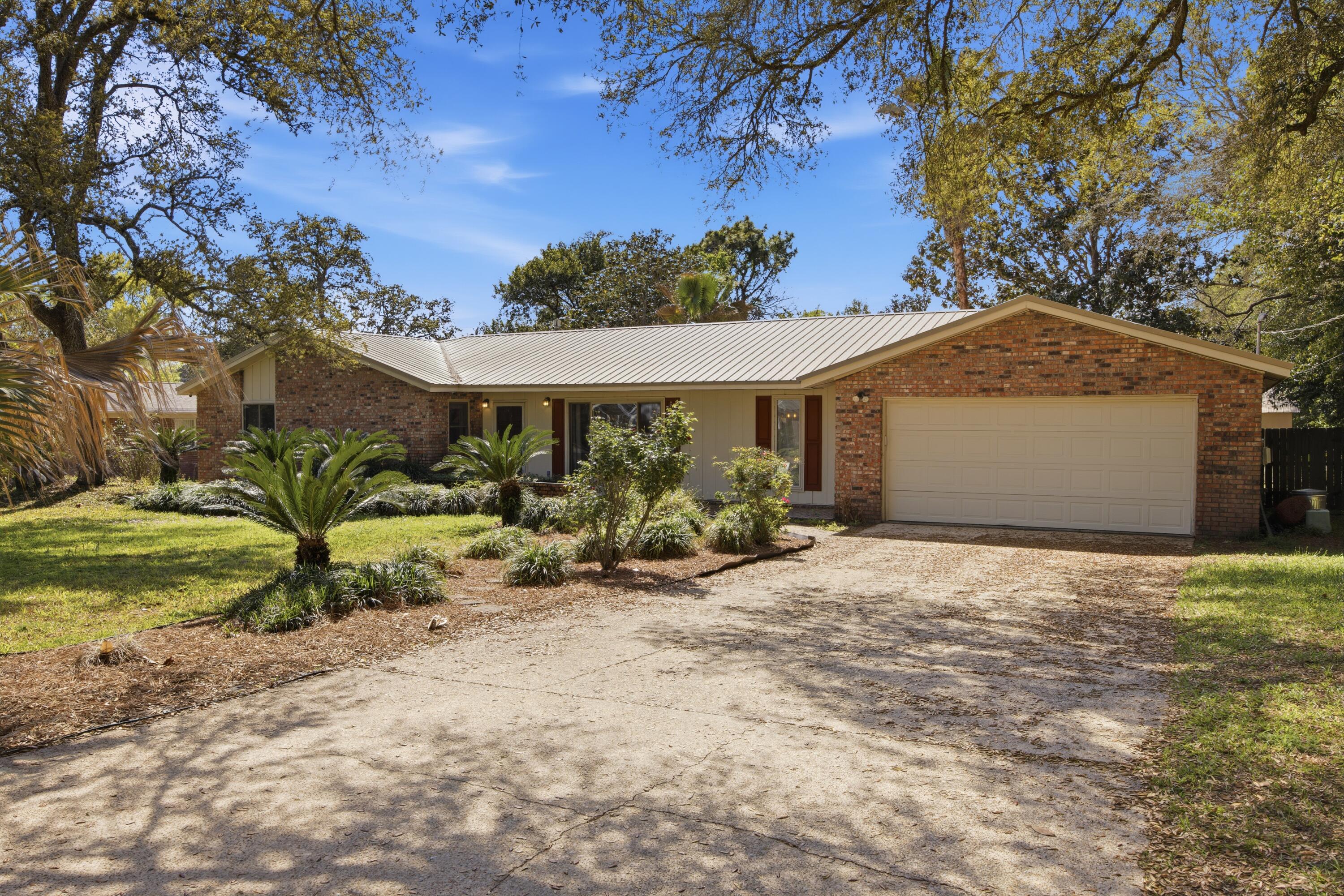 157 Country Club Rd, Shalimar, FL 32579 photo