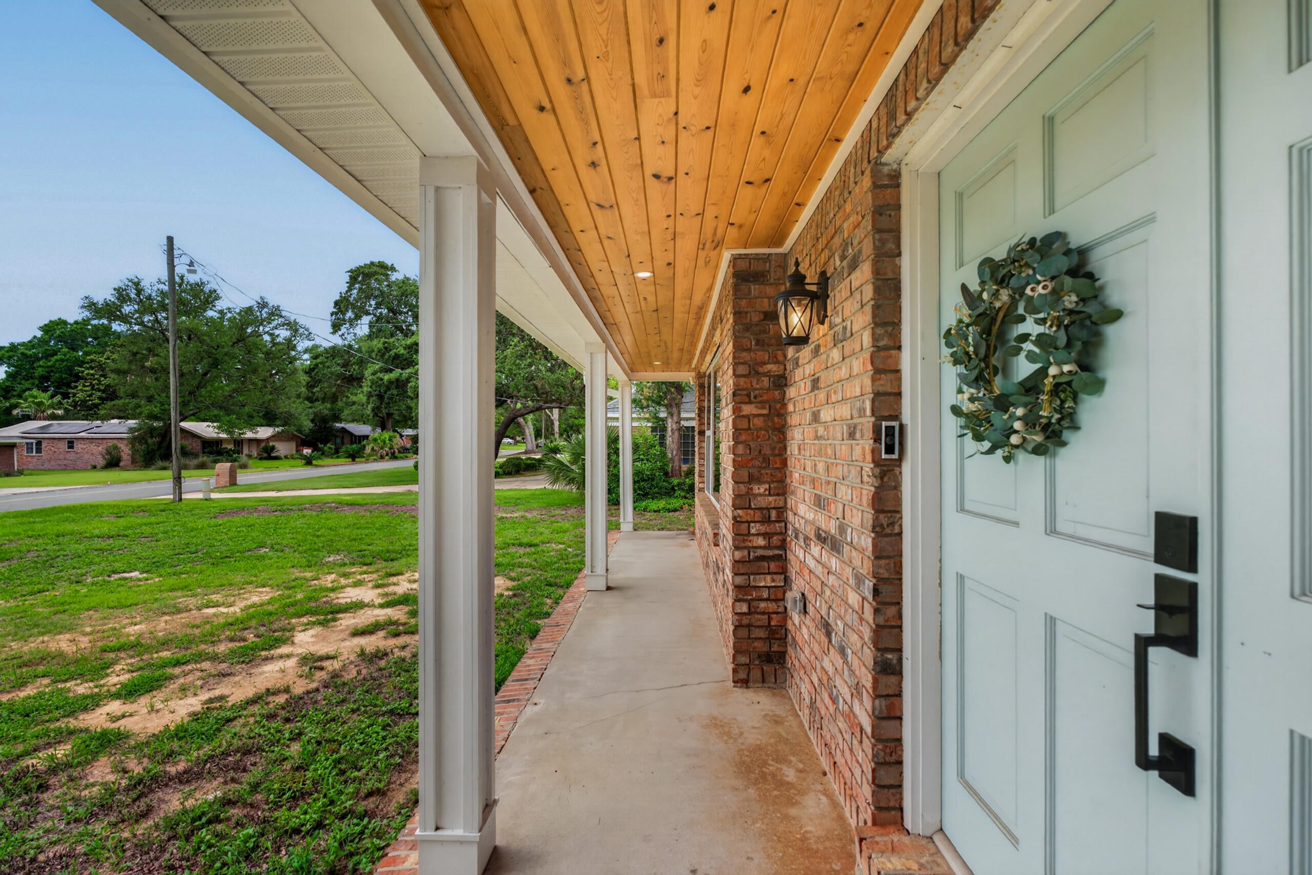 154 Country Club Rd, Shalimar, FL 32579 photo