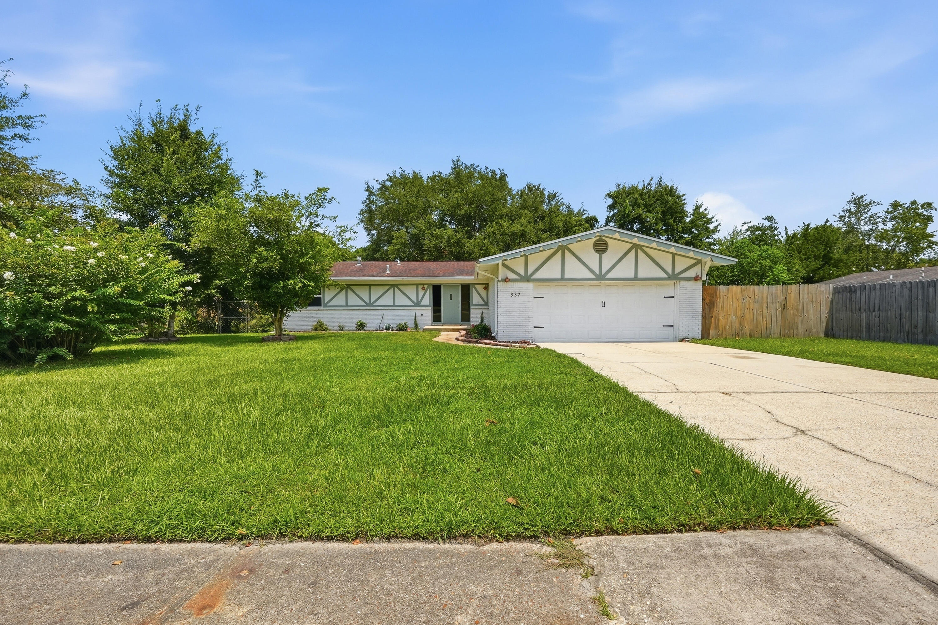 337 Echo Cir, Fort Walton Beach, FL 32548 photo