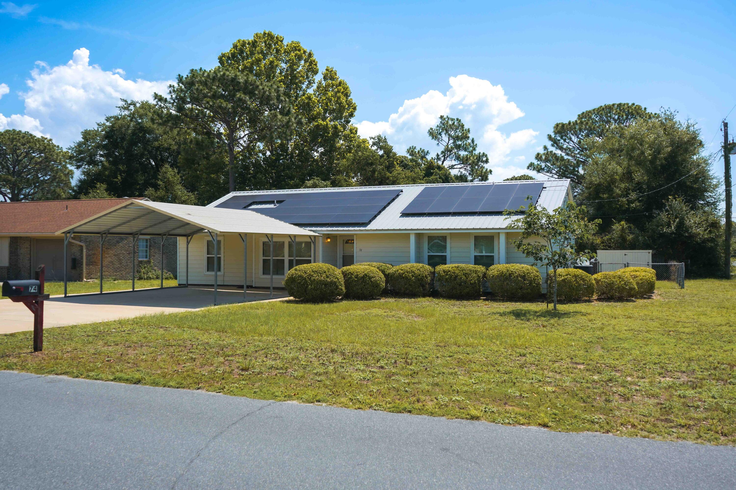 74 8 St, Shalimar, FL 32579