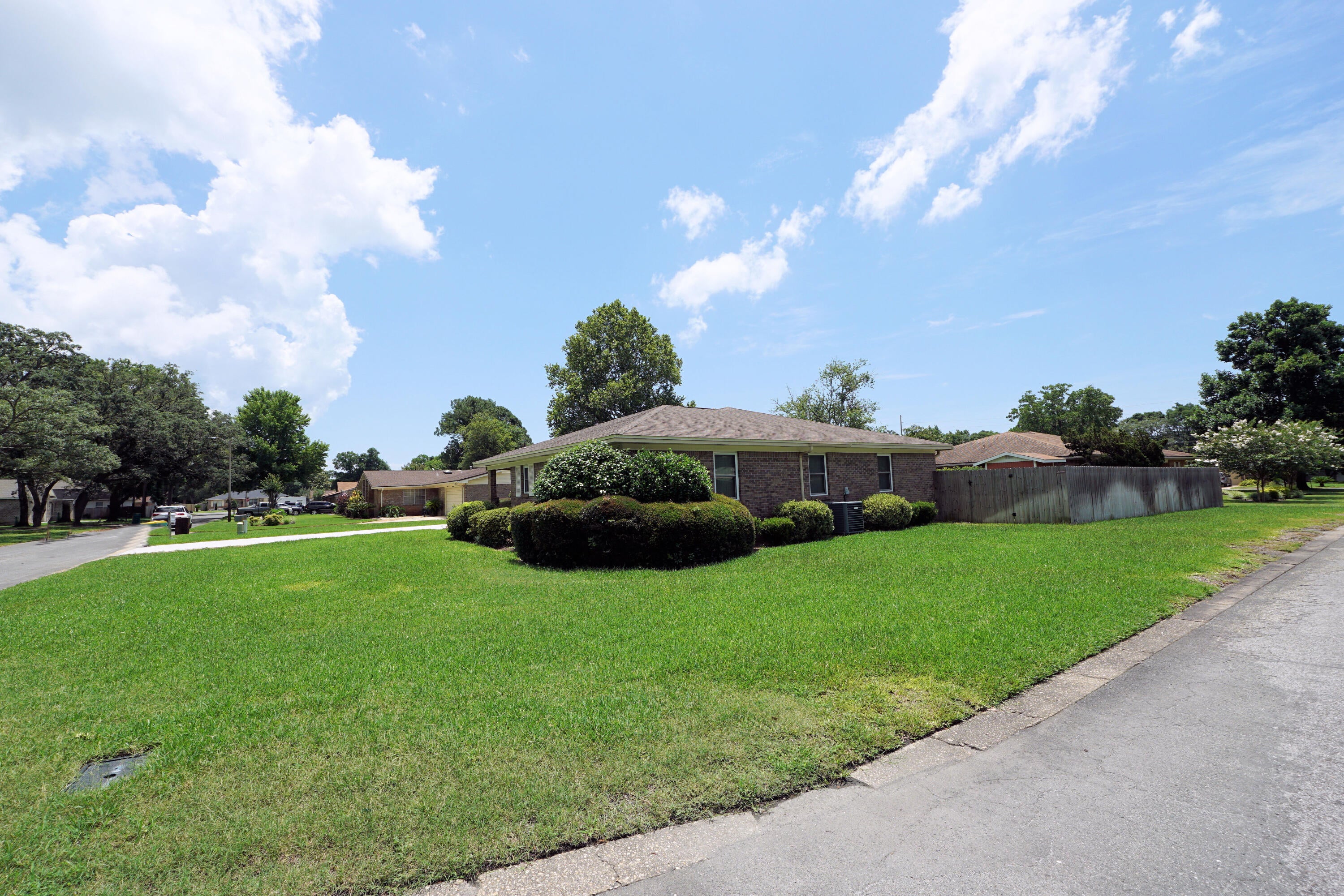 208 Dumaine Ct, Fort Walton Beach, FL 32547 photo